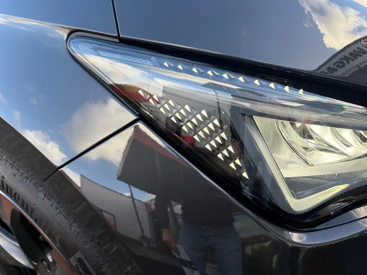 Performance 62 kWh |Rijklaar prijs|Camera|ACC|Stoel/stuur verw.|Carplay|