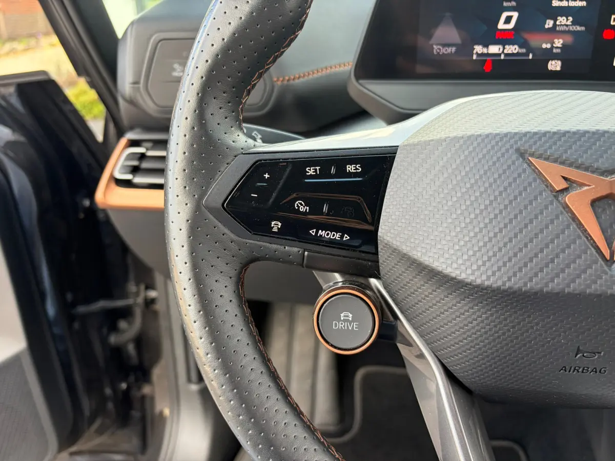 Performance 62 kWh |Rijklaar prijs|Camera|ACC|Stoel/stuur verw.|Carplay|