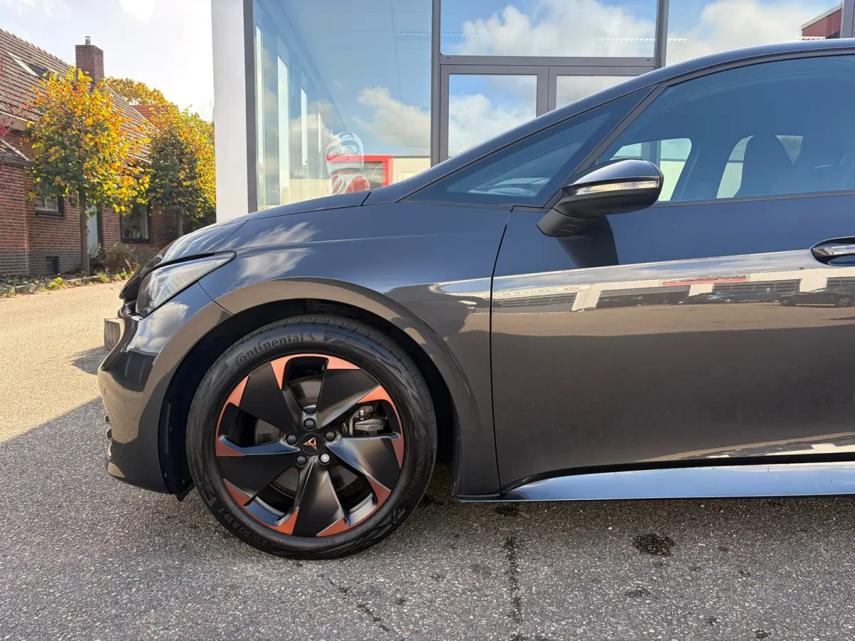 Performance 62 kWh |Rijklaar prijs|Camera|ACC|Stoel/stuur verw.|Carplay|