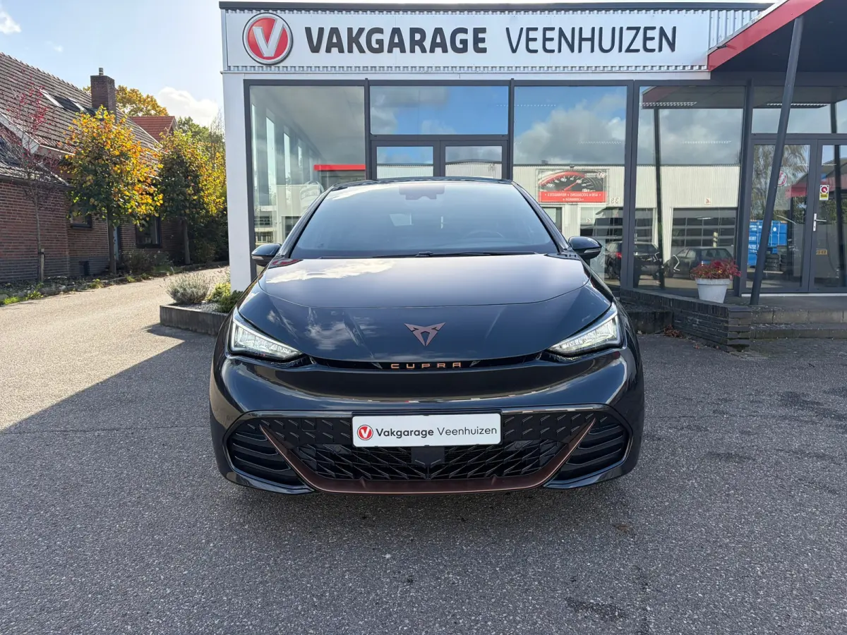 Performance 62 kWh |Rijklaar prijs|Camera|ACC|Stoel/stuur verw.|Carplay|