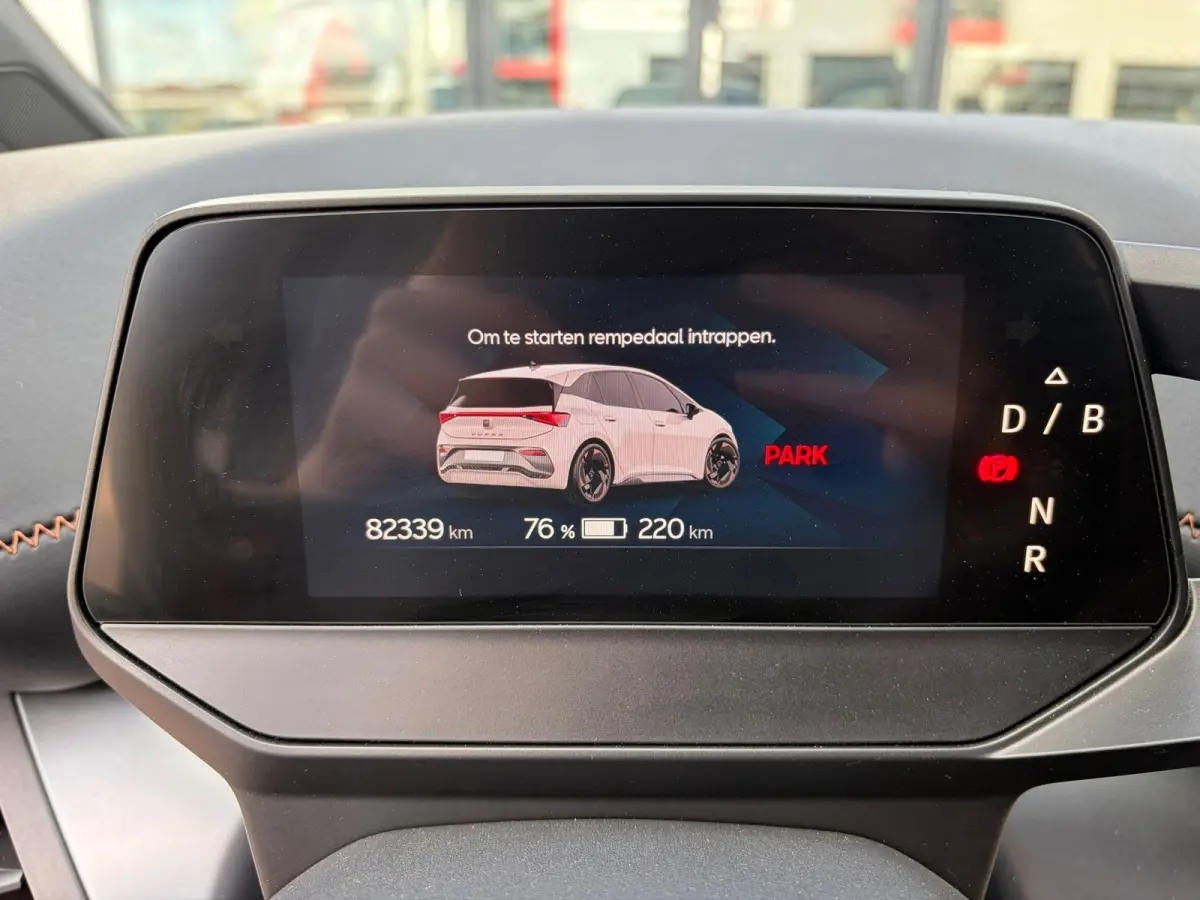 Performance 62 kWh |Rijklaar prijs|Camera|ACC|Stoel/stuur verw.|Carplay|