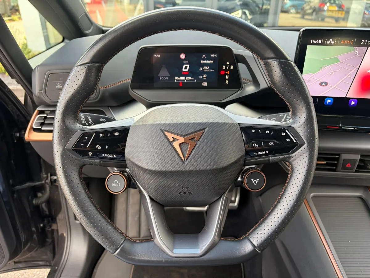 Performance 62 kWh |Rijklaar prijs|Camera|ACC|Stoel/stuur verw.|Carplay|