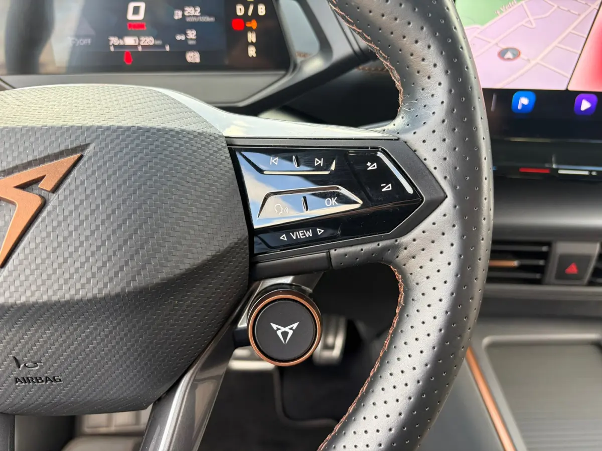Performance 62 kWh |Rijklaar prijs|Camera|ACC|Stoel/stuur verw.|Carplay|