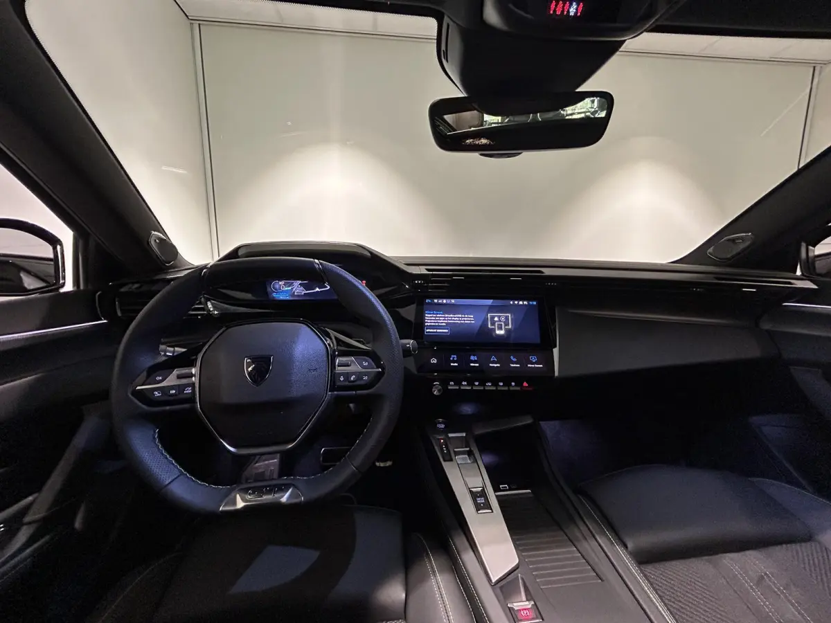 GT Avantage 58 kWh | PANORAMADAK | FOCAL HI-FI | ALCANTARA | STOEL- EN STUURVERWARMING |