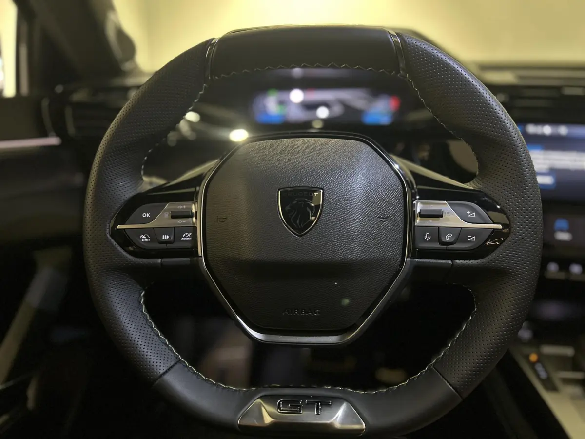 GT Avantage 58 kWh | PANORAMADAK | FOCAL HI-FI | ALCANTARA | STOEL- EN STUURVERWARMING |