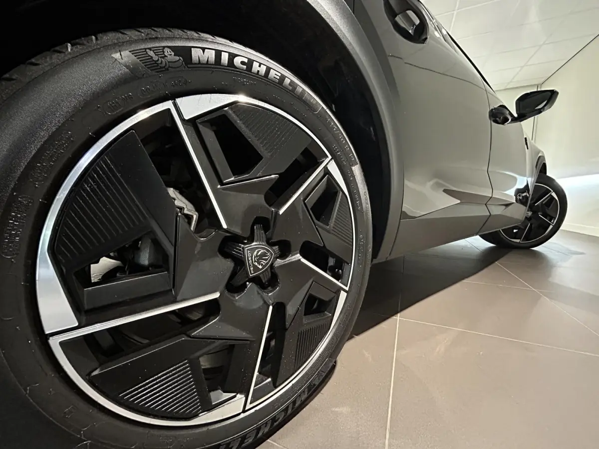 GT Avantage 58 kWh | PANORAMADAK | FOCAL HI-FI | ALCANTARA | STOEL- EN STUURVERWARMING |