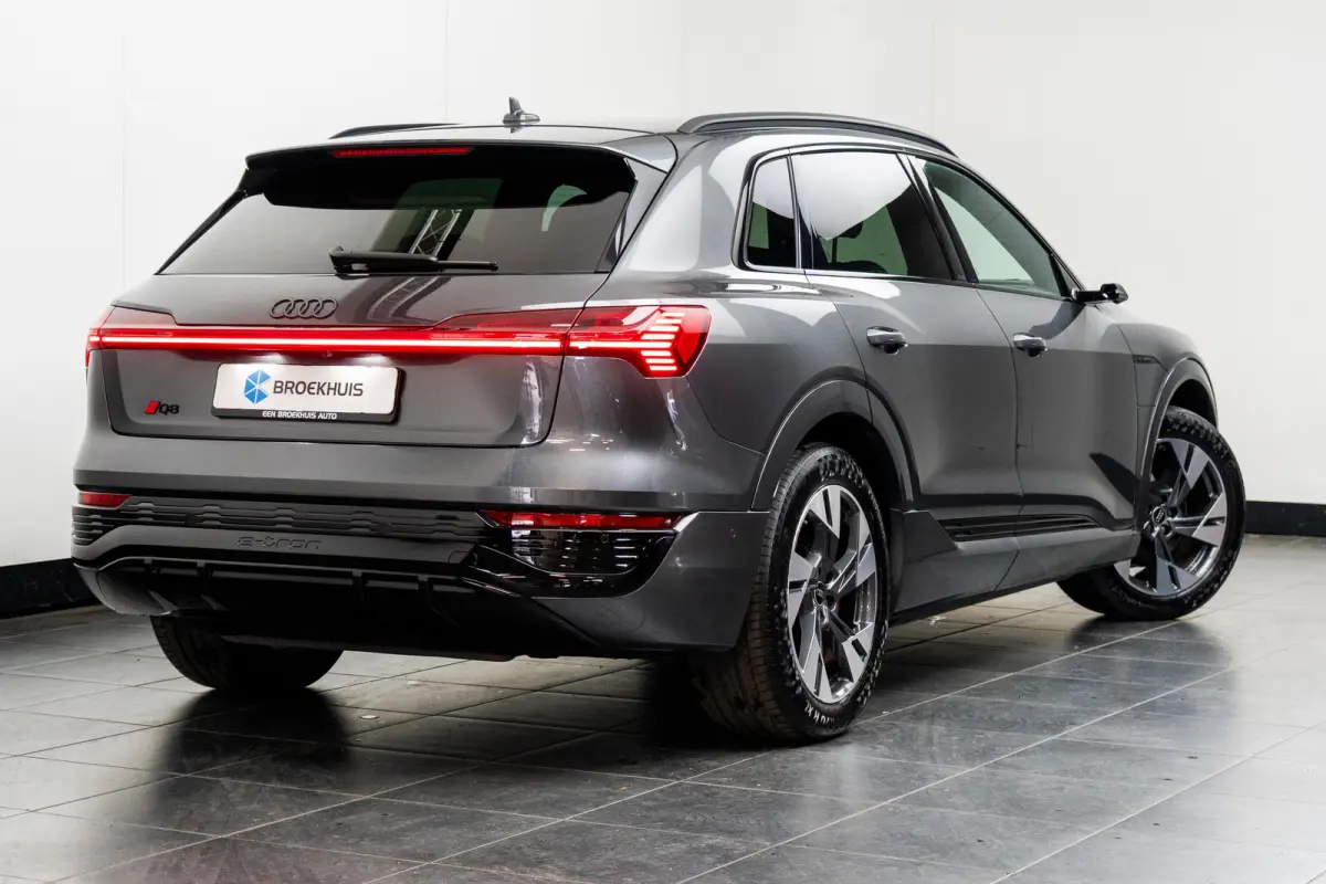 55 quattro S Edition 115 kWh 408PK | 360 Camera | B&O | Matrix LED Koplampen | Elek. Stoelen incl. geheugen