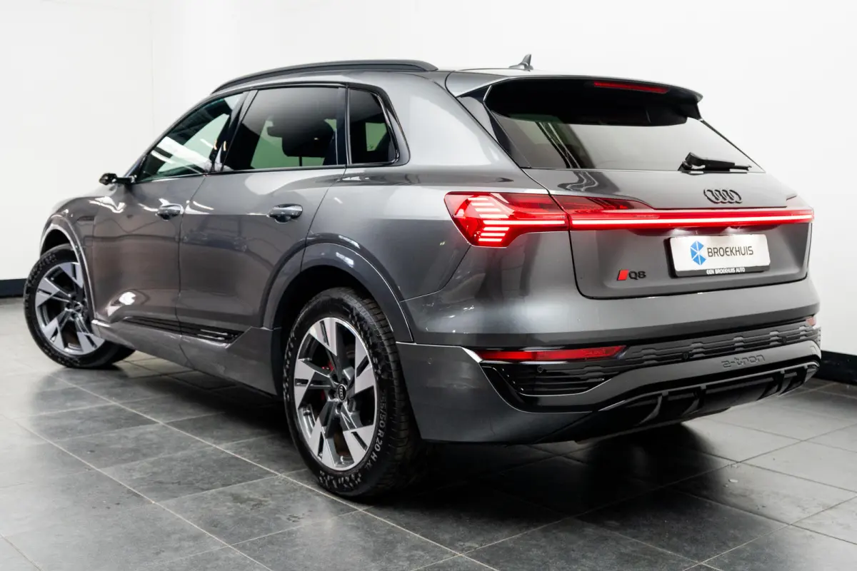 55 quattro S Edition 115 kWh 408PK | 360 Camera | B&O | Matrix LED Koplampen | Elek. Stoelen incl. geheugen