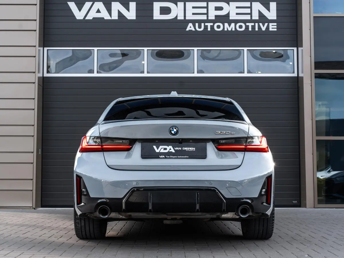330e xDrive - M-Sport Pro l Pano l ACC l Laser l Carbon l 19''