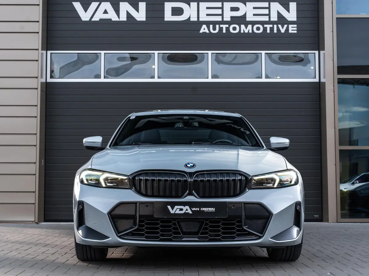 330e xDrive - M-Sport Pro l Pano l ACC l Laser l Carbon l 19''