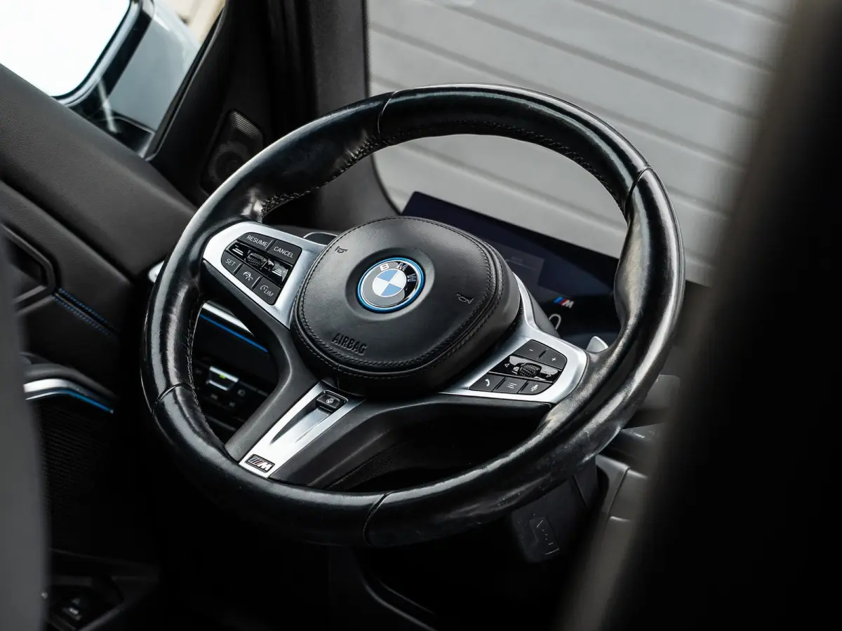 330e xDrive - M-Sport Pro l Pano l ACC l Laser l Carbon l 19''