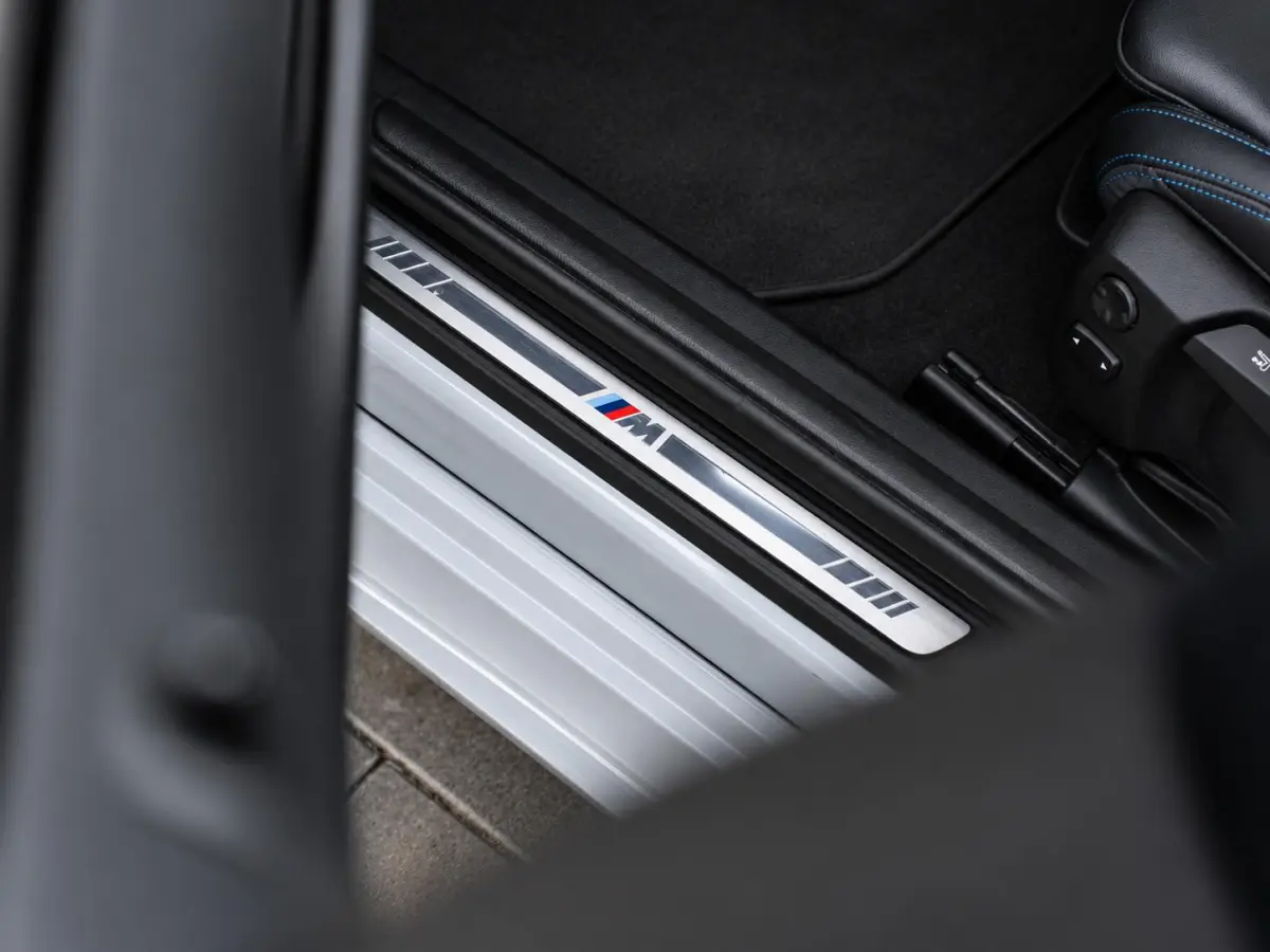 330e xDrive - M-Sport Pro l Pano l ACC l Laser l Carbon l 19''