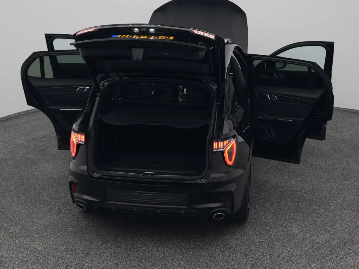 1.5 Plug-in Hybrid | 360° | BLACK | ZWARTE HEMEL | STUURVERWARMING | NLD AUTO