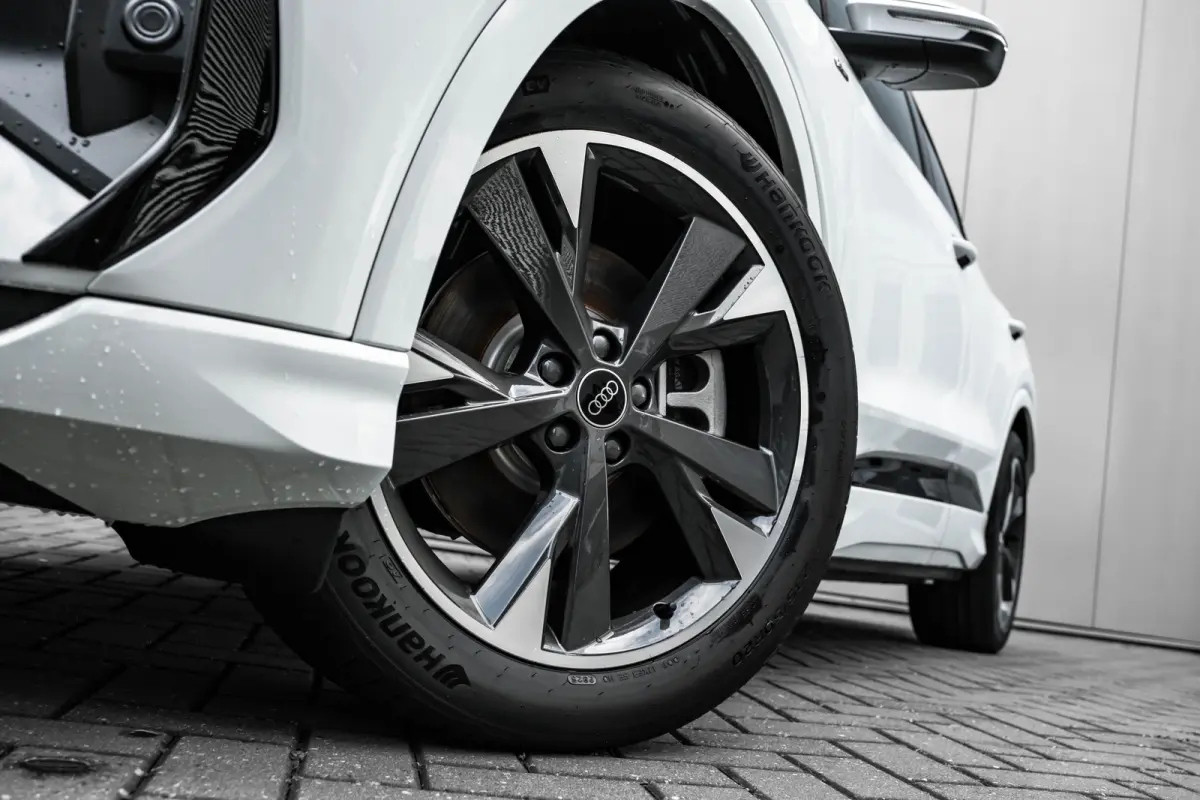 S edition Competition | Achterklep, automatisch bedienbaar | Achteruitrijcamera | Adaptive cruise control