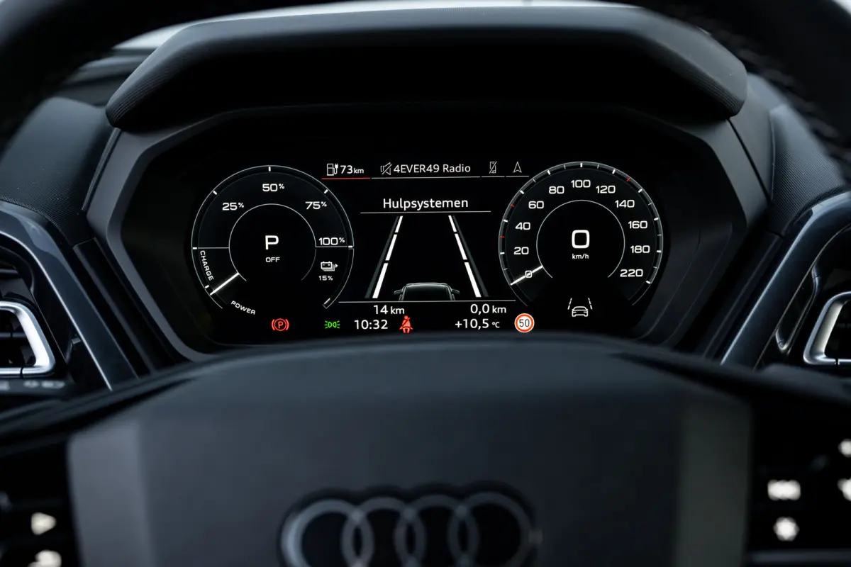 S edition Competition | Achterklep, automatisch bedienbaar | Achteruitrijcamera | Adaptive cruise control