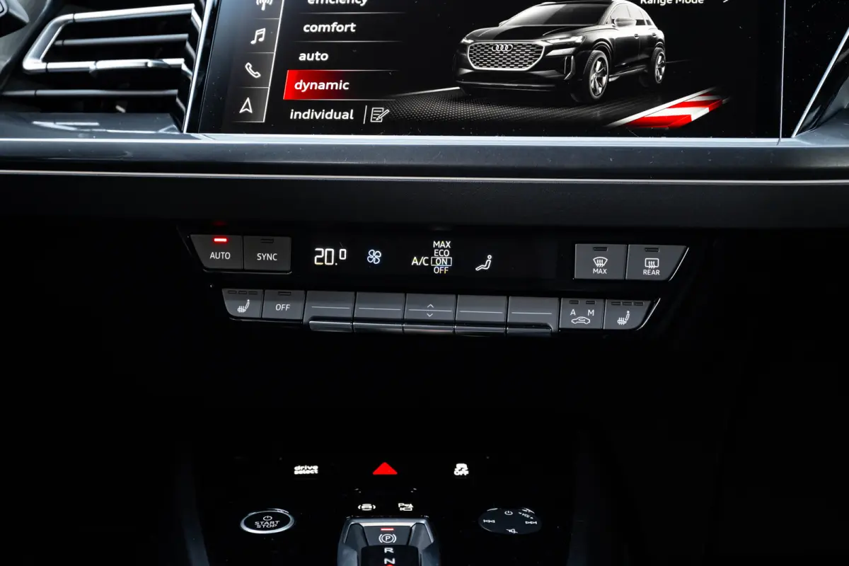 S edition Competition | Achterklep, automatisch bedienbaar | Achteruitrijcamera | Adaptive cruise control
