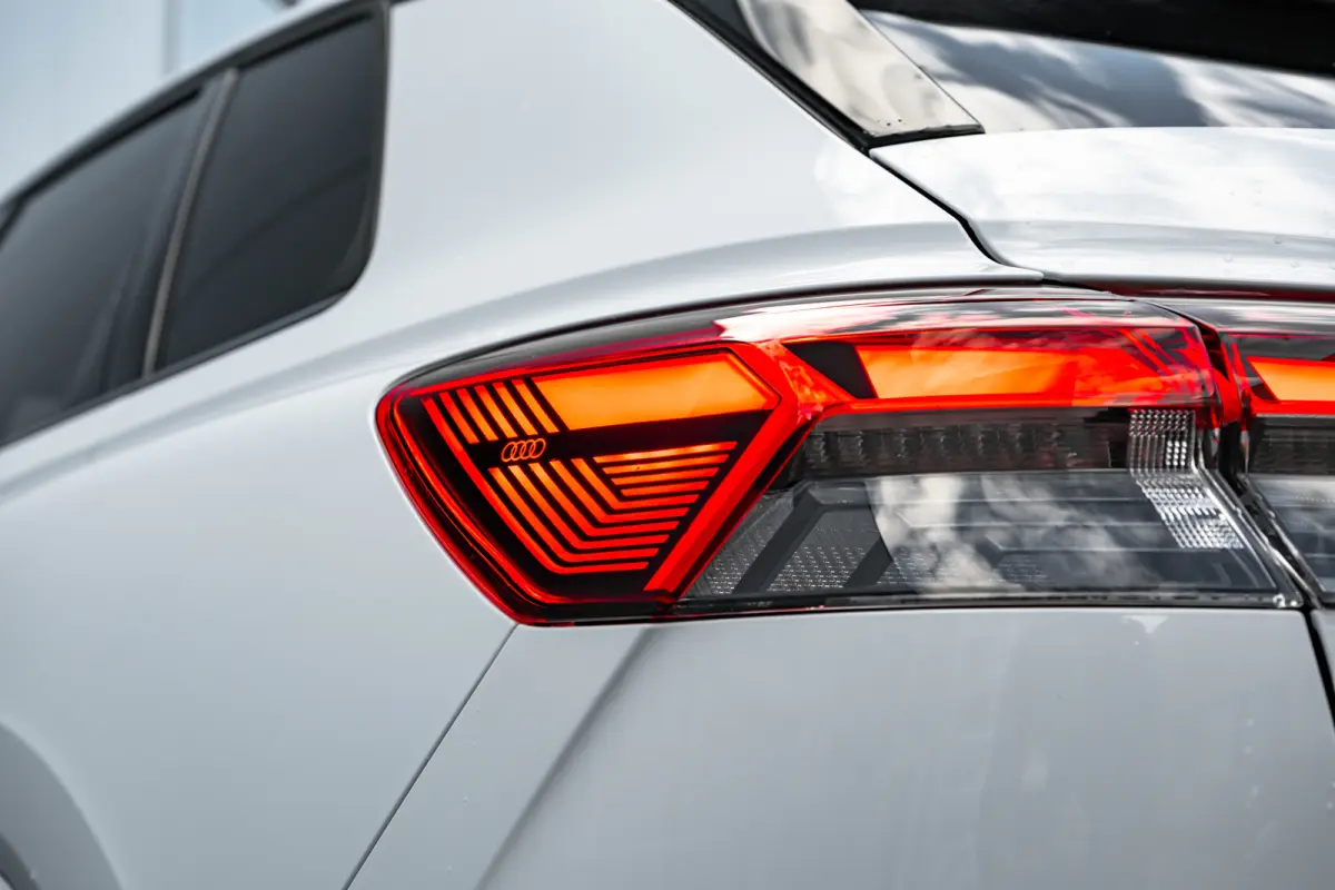 S edition Competition | Achterklep, automatisch bedienbaar | Achteruitrijcamera | Adaptive cruise control