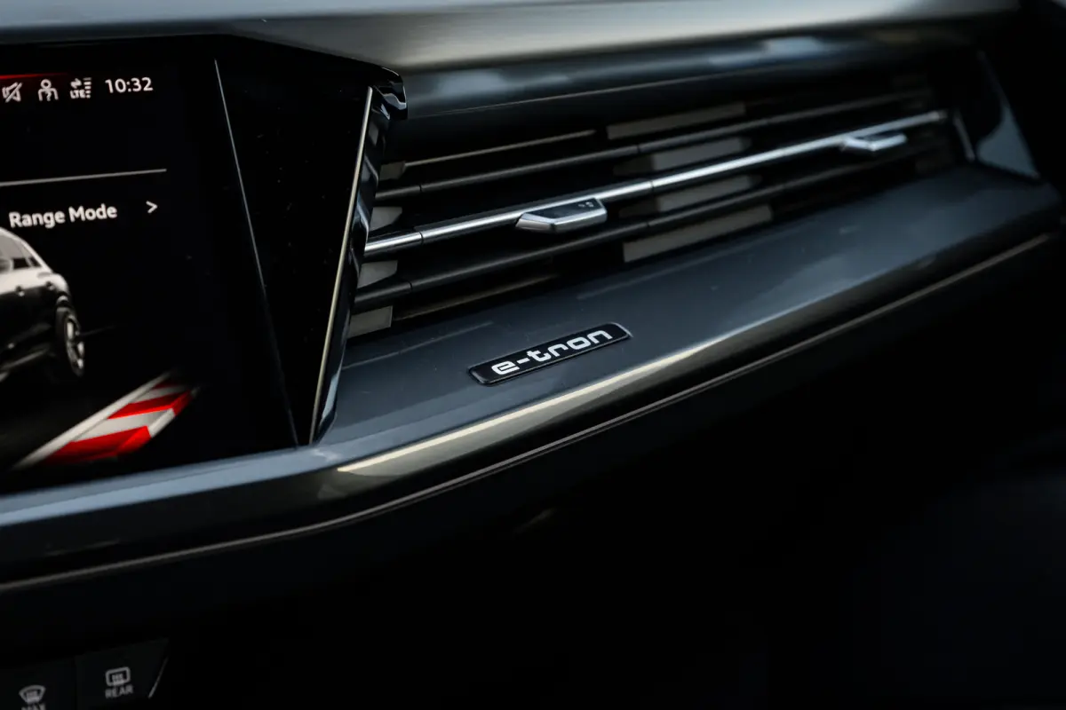 S edition Competition | Achterklep, automatisch bedienbaar | Achteruitrijcamera | Adaptive cruise control