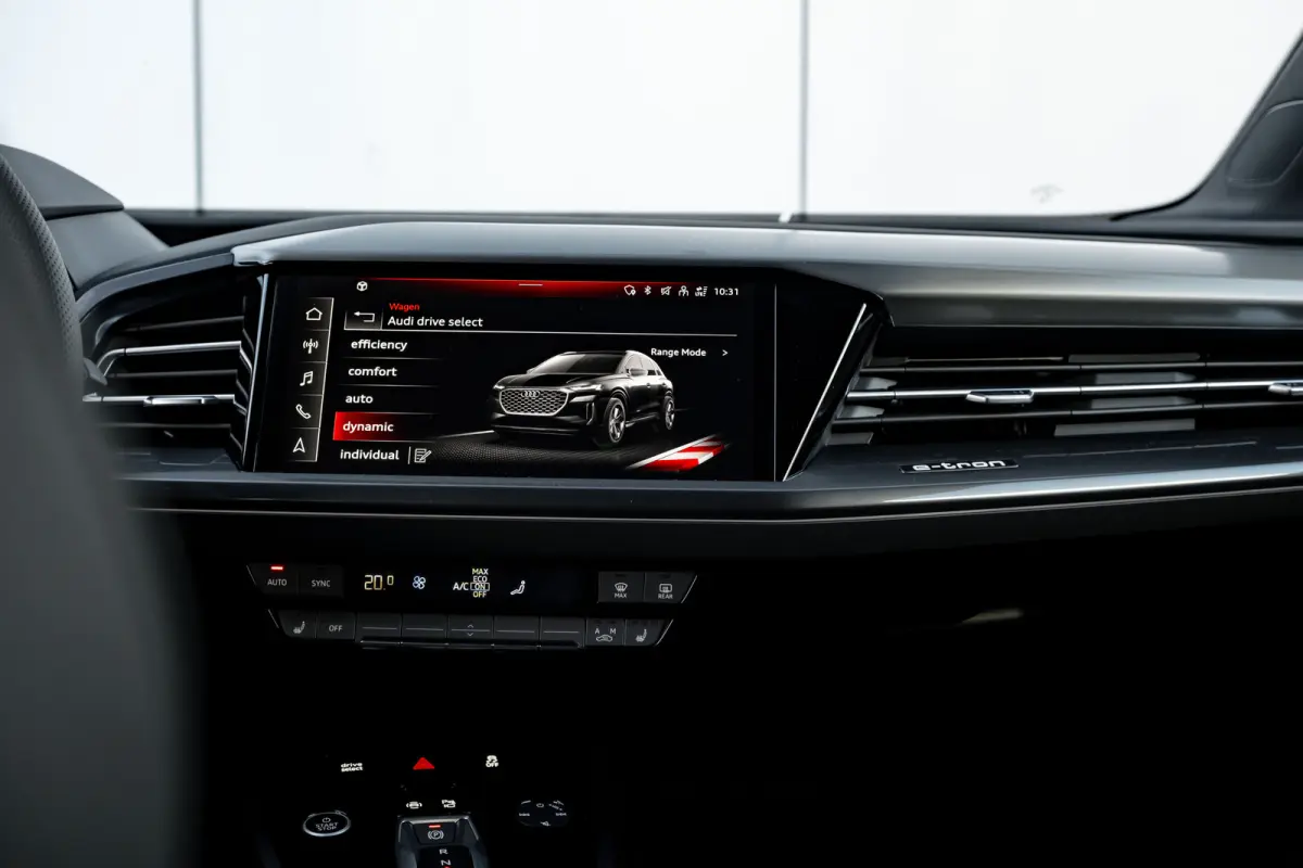 S edition Competition | Achterklep, automatisch bedienbaar | Achteruitrijcamera | Adaptive cruise control