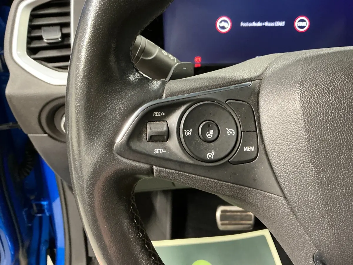 1.2 Turbo Business Elegance Stuur & Stoelverwarming | Camera | Parkeersensoren Rondom | AGR-Stoelen | Digitaal Dashboard | Camera | Achteruitrijcamera | Afwijkende dakkleur | Comfortstoel(en