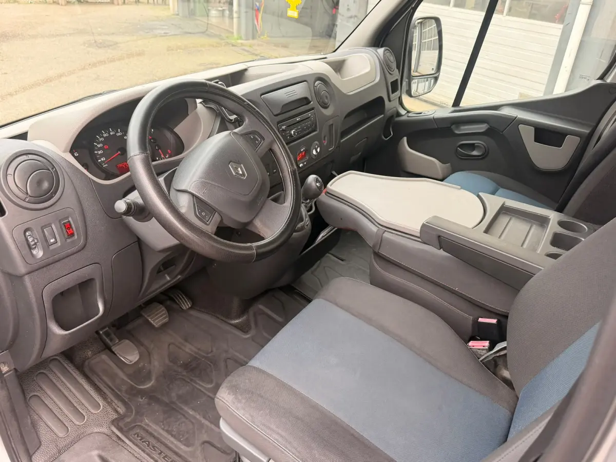 T35 2.3 dCi L4 DL Oprijwagen