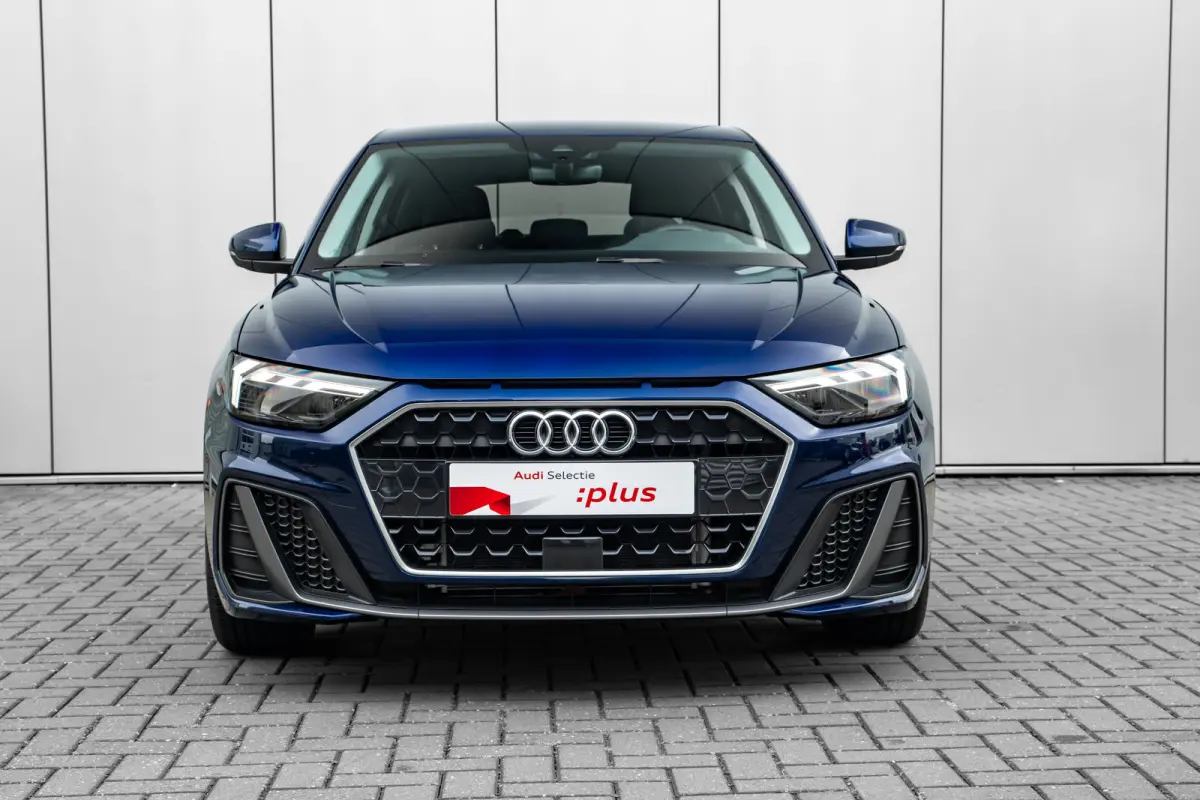 25 TFSI S edition 96 PK | Dodehoek detectie | Stoelverwarming | Adaptief Cruise Control | Privacy Glas