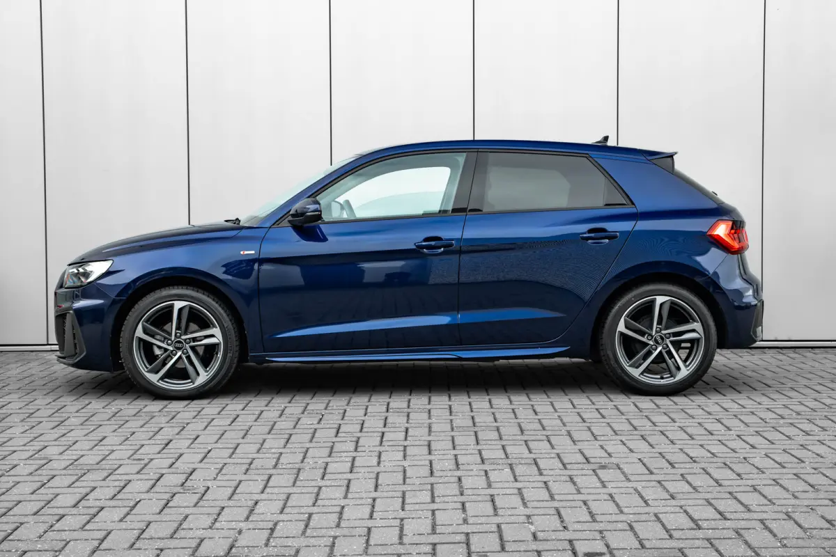 25 TFSI S edition 96 PK | Dodehoek detectie | Stoelverwarming | Adaptief Cruise Control | Privacy Glas