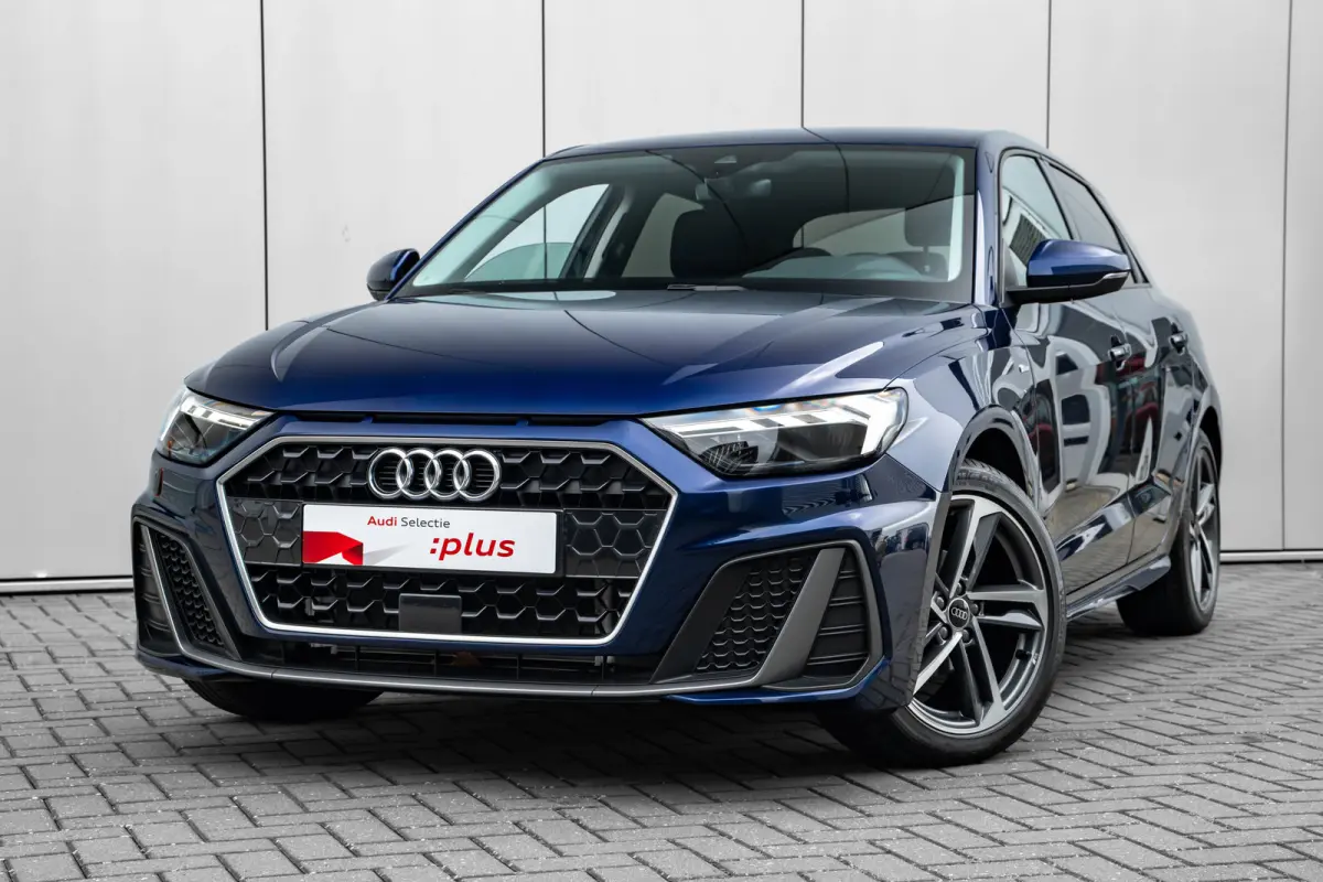 25 TFSI S edition 96 PK | Dodehoek detectie | Stoelverwarming | Adaptief Cruise Control | Privacy Glas
