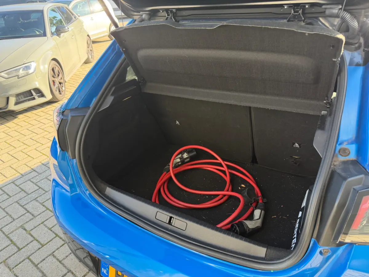 EV GT Pack 50 kWh Panorama Dak | Alcantara/Leer | Camera | Adaptieve Cruise | Stoelverwarming | 17" Lichtmetaal | Climate | Carplay | Digitaal Dashboard  | Achteruitrijcamera | Airco (automa
