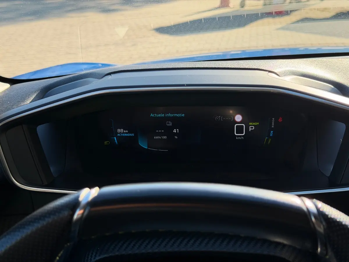 EV GT Pack 50 kWh Panorama Dak | Alcantara/Leer | Camera | Adaptieve Cruise | Stoelverwarming | 17" Lichtmetaal | Climate | Carplay | Digitaal Dashboard  | Achteruitrijcamera | Airco (automa