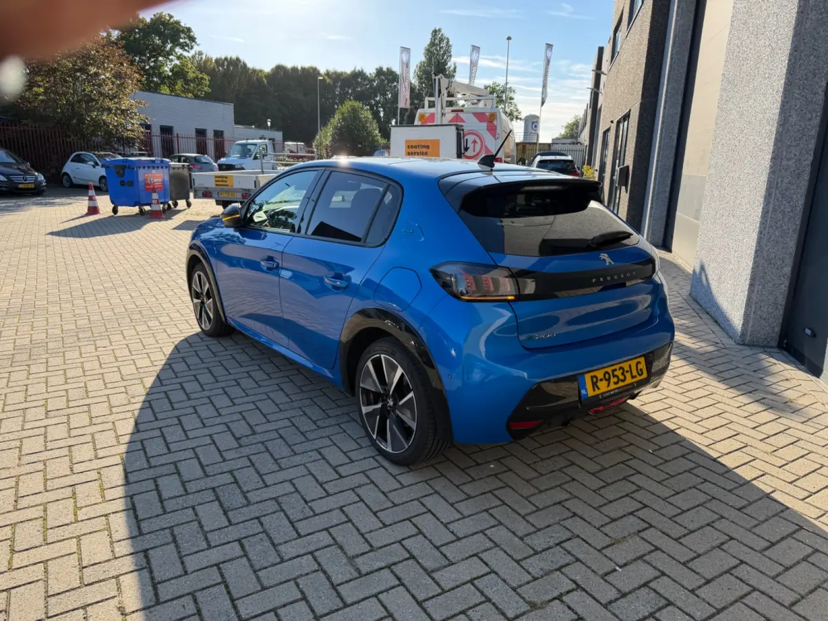 EV GT Pack 50 kWh Panorama Dak | Alcantara/Leer | Camera | Adaptieve Cruise | Stoelverwarming | 17" Lichtmetaal | Climate | Carplay | Digitaal Dashboard  | Achteruitrijcamera | Airco (automa