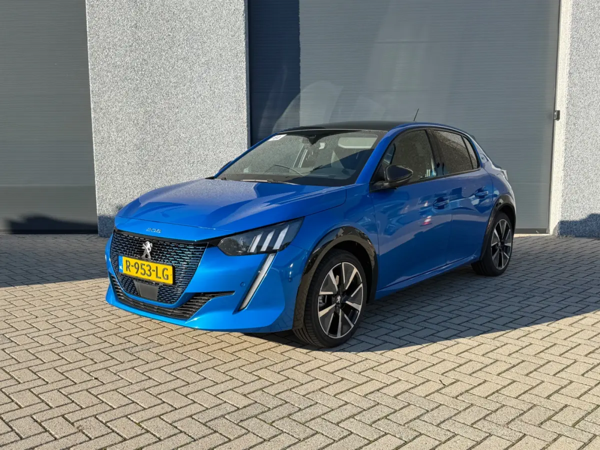 EV GT Pack 50 kWh Panorama Dak | Alcantara/Leer | Camera | Adaptieve Cruise | Stoelverwarming | 17" Lichtmetaal | Climate | Carplay | Digitaal Dashboard  | Achteruitrijcamera | Airco (automa
