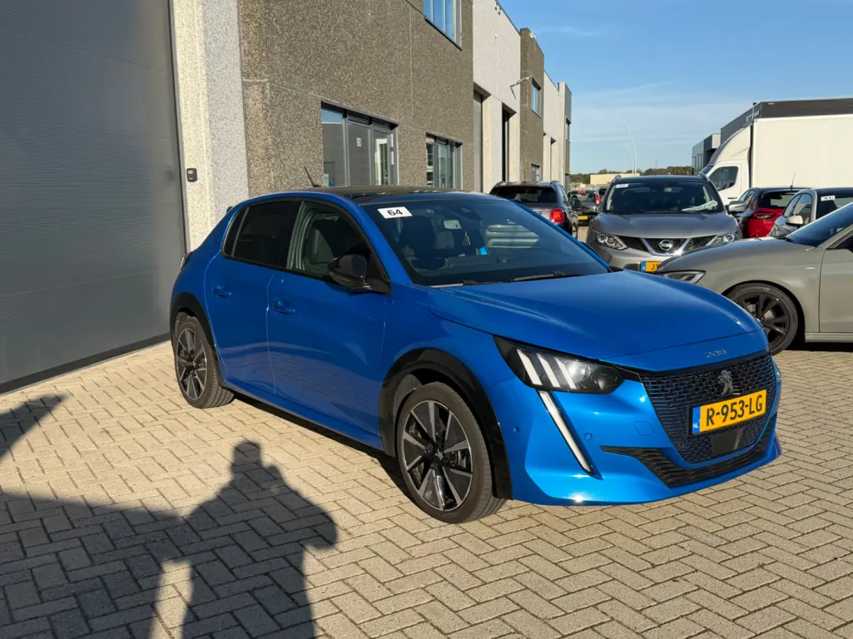 EV GT Pack 50 kWh Panorama Dak | Alcantara/Leer | Camera | Adaptieve Cruise | Stoelverwarming | 17" Lichtmetaal | Climate | Carplay | Digitaal Dashboard  | Achteruitrijcamera | Airco (automa