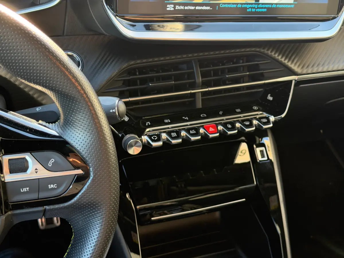 EV GT Pack 50 kWh Panorama Dak | Alcantara/Leer | Camera | Adaptieve Cruise | Stoelverwarming | 17" Lichtmetaal | Climate | Carplay | Digitaal Dashboard  | Achteruitrijcamera | Airco (automa