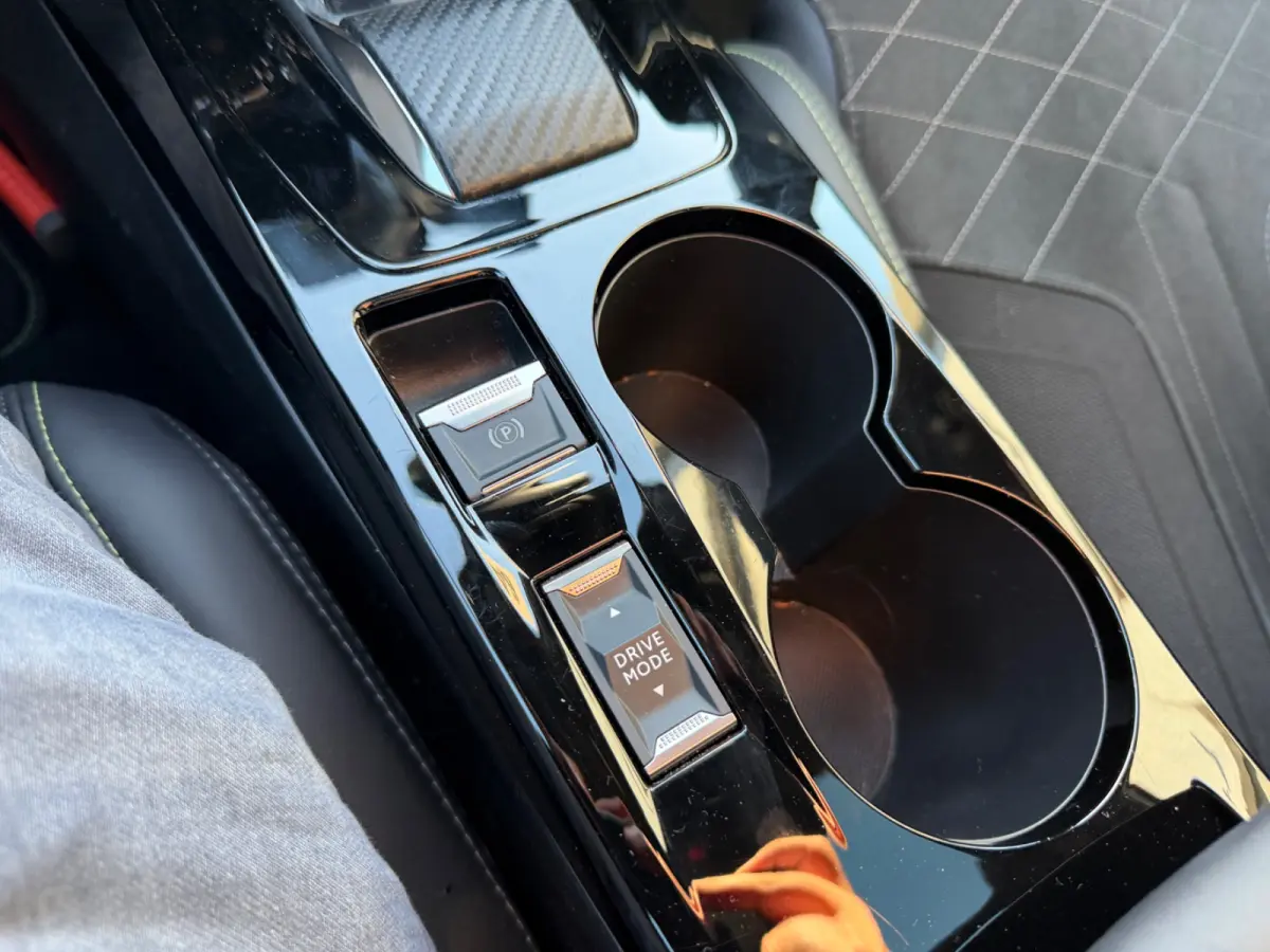 EV GT Pack 50 kWh Panorama Dak | Alcantara/Leer | Camera | Adaptieve Cruise | Stoelverwarming | 17" Lichtmetaal | Climate | Carplay | Digitaal Dashboard  | Achteruitrijcamera | Airco (automa