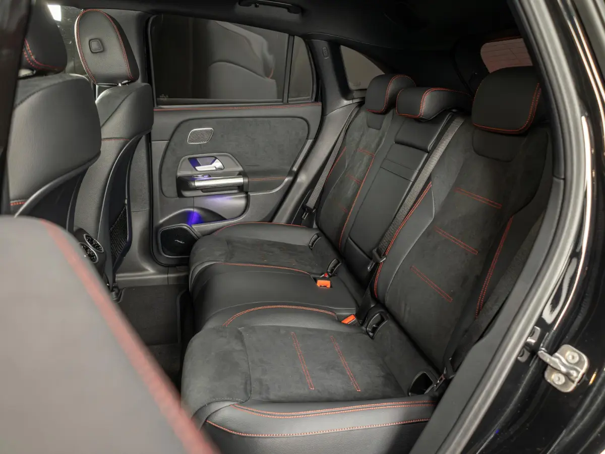 250+ Business Solution AMG 71 kWh | Panorama dak