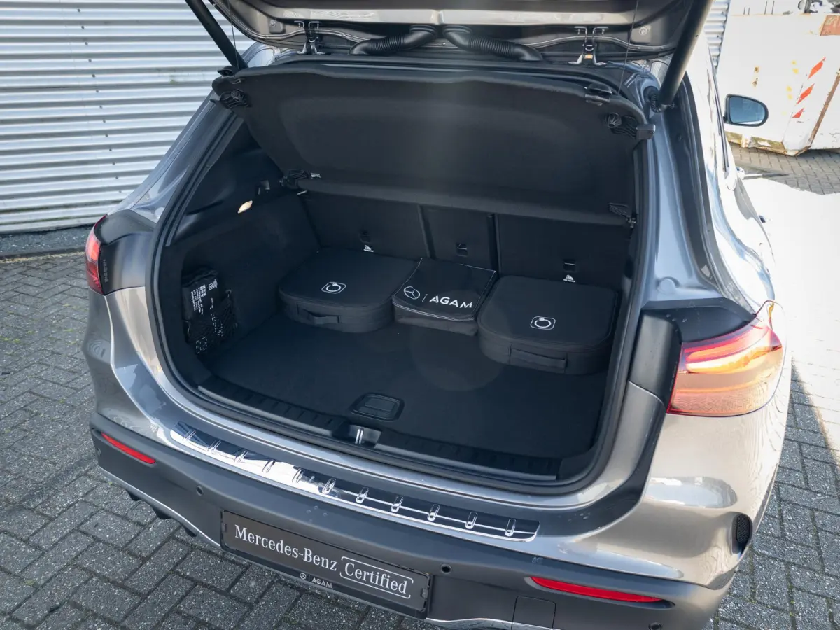 250+ Business Solution AMG 71 kWh | Panorama dak | Trekhaak