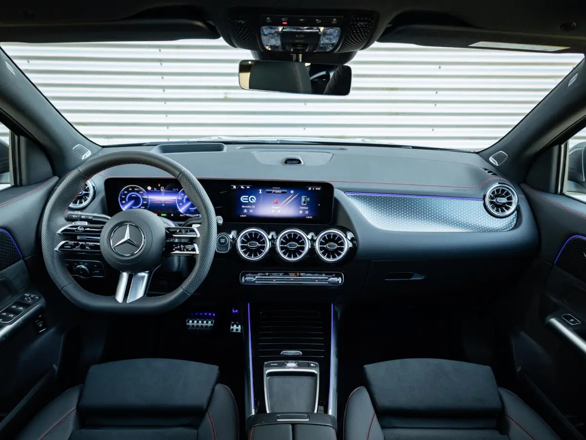 250+ Business Solution AMG 71 kWh | Panorama dak | Trekhaak
