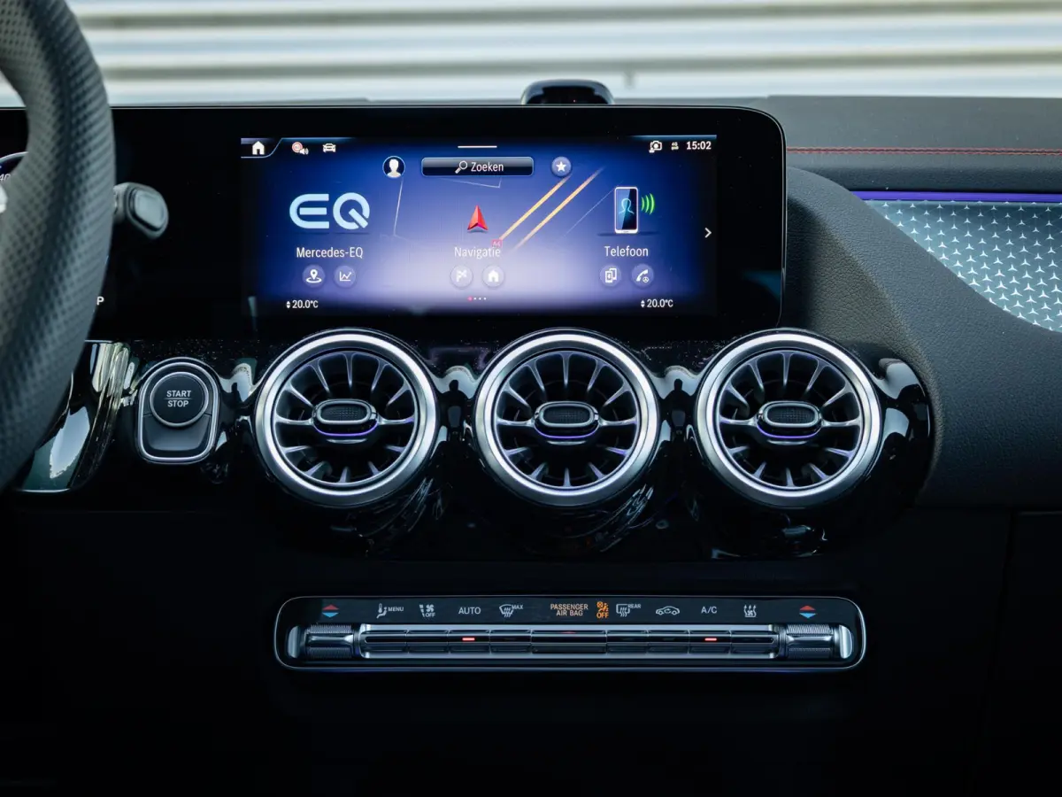 250+ Business Solution AMG 71 kWh | Panorama dak | Trekhaak