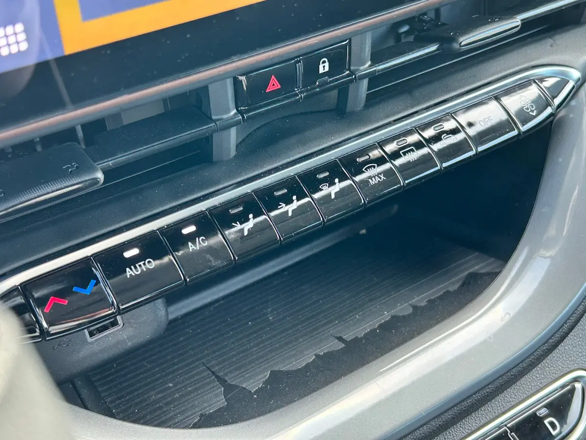 Passion 42 kWh Keyless Start | Apple CarPlay/Android Auto | Climate Controle | Cruise Controle | Lichtmetalen velgen | | Airco | Apple Carplay/Android Auto|telefoonintegratie premium | Boord