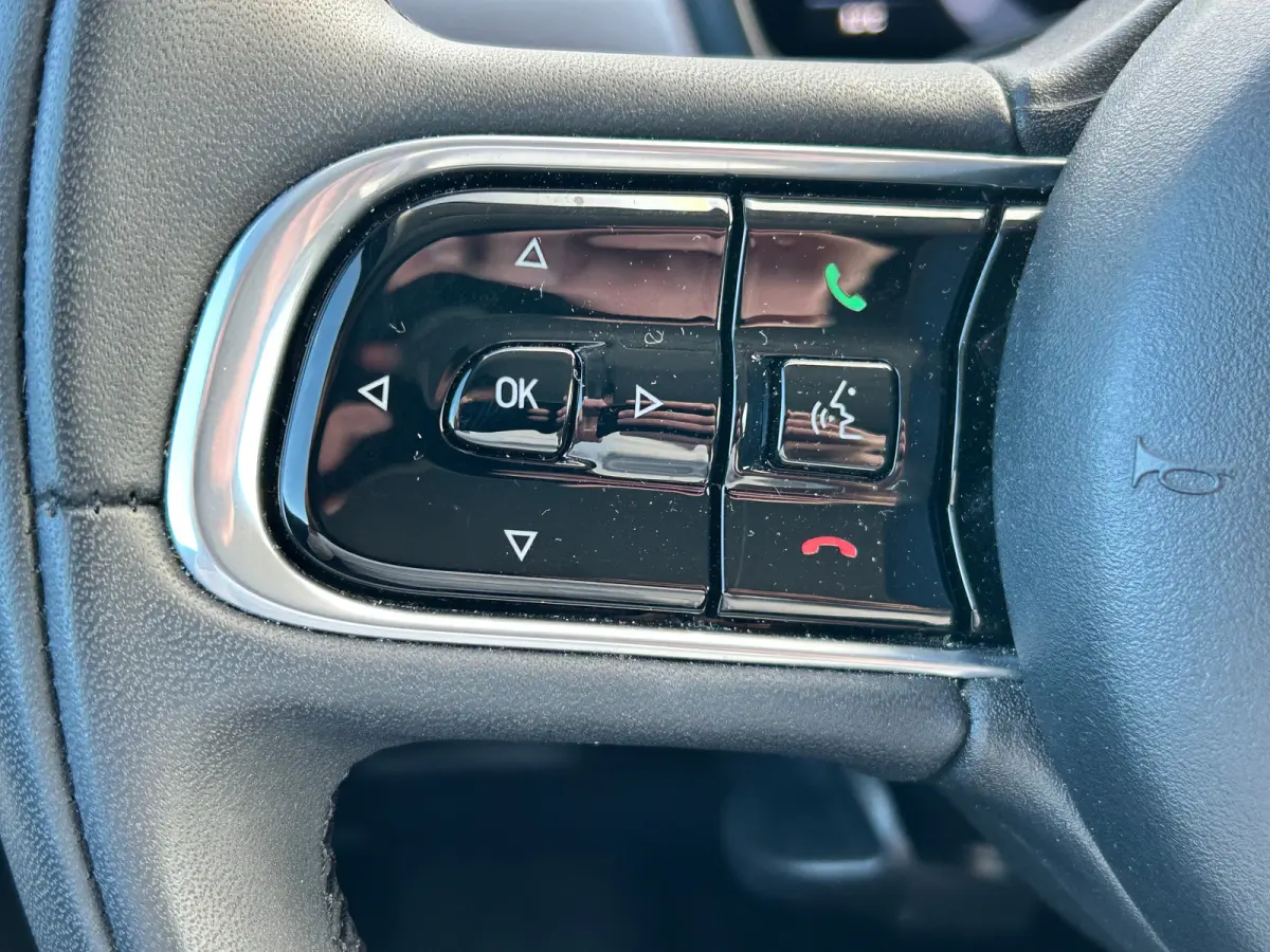 Passion 42 kWh Keyless Start | Apple CarPlay/Android Auto | Climate Controle | Cruise Controle | Lichtmetalen velgen | | Airco | Apple Carplay/Android Auto|telefoonintegratie premium | Boord