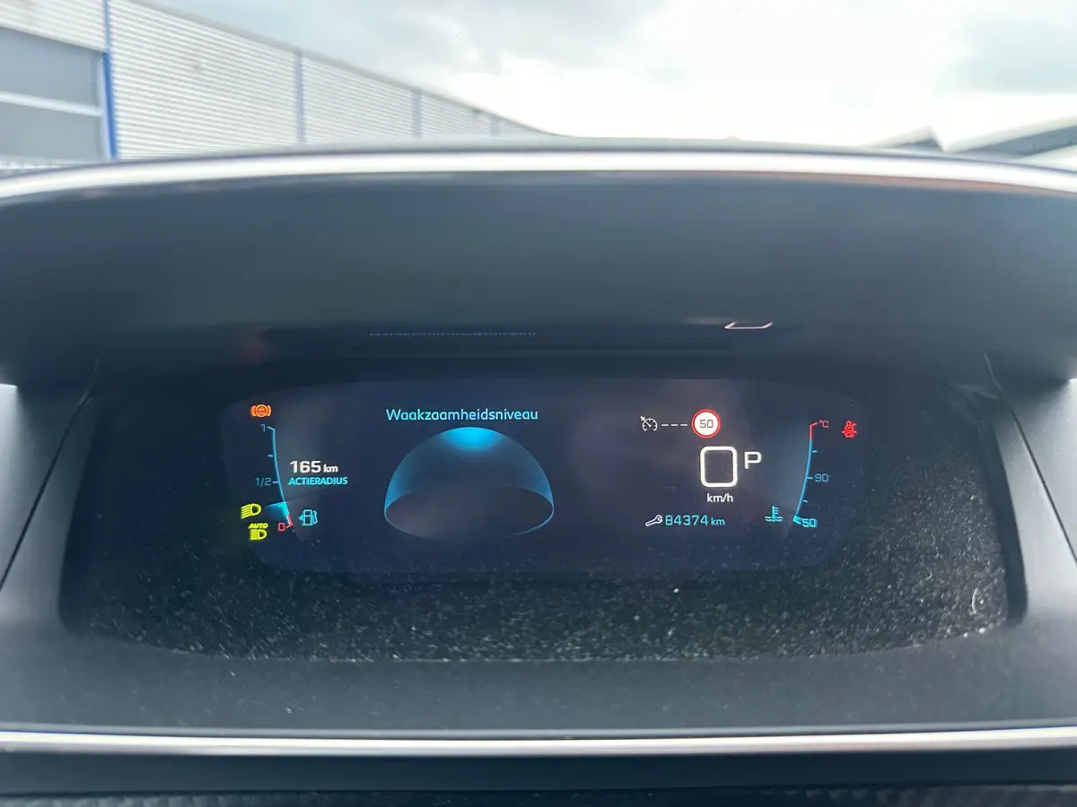 1.2 PureTech GT Stoelverwarming | Camera | Parkeersensoren Rondom | Carplay | Digitaal Dashboard | Climate | Cruise | Achteruitrijcamera | Afwijkende dakkleur | Airco (automatisch)