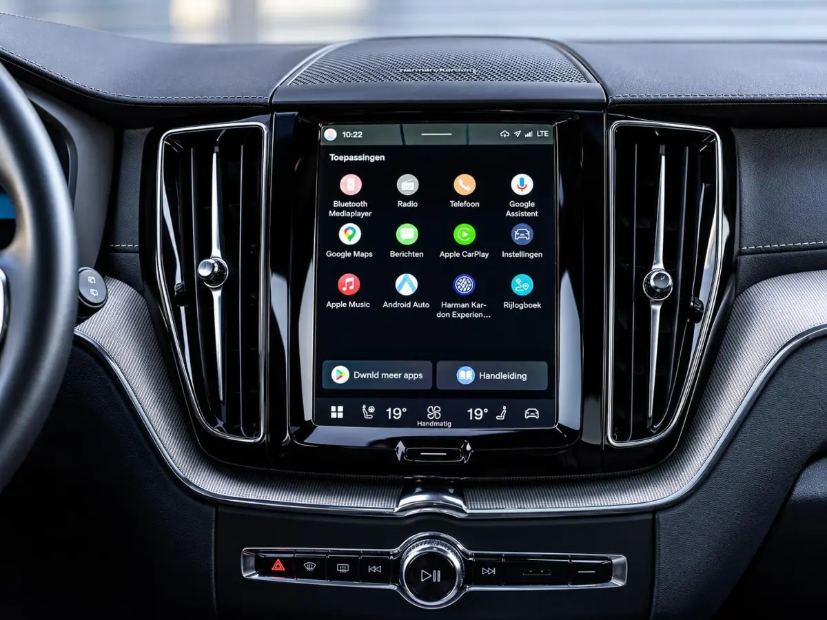 2.0 T6 Plug-in hybrid AWD Ultra Black Edition - R-Design l Pano l HUD l Memory