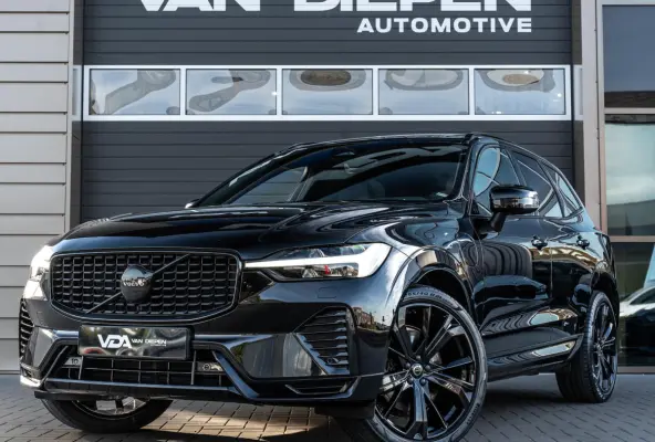 2.0 T6 Plug-in hybrid AWD Ultra Black Edition - R-Design l Pano l HUD l Memory
