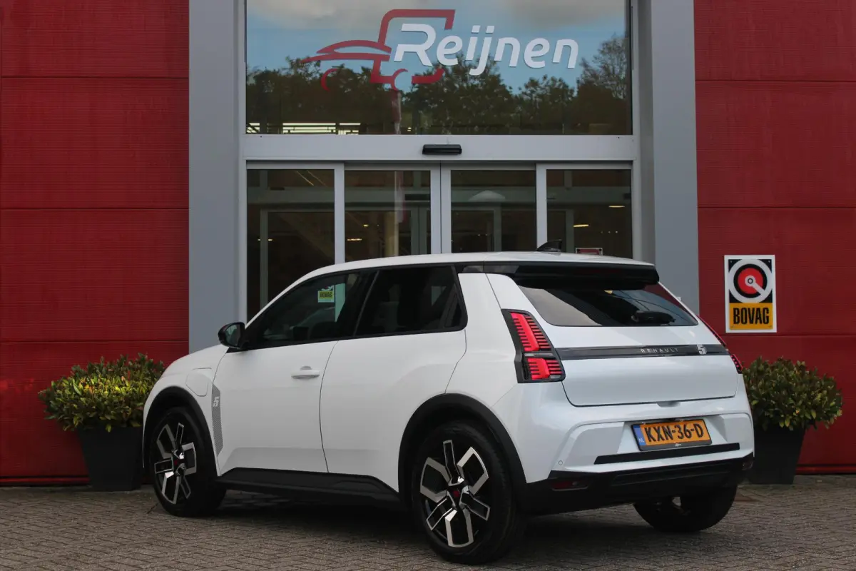 COMFORT RANGE TECHNO 150PK 52 kWh *NIEUWE AUTO!* | PACK WINTER TECHNO: (ELEKTRISCH VERWARMBARE VOORSTOELEN, ELEKTRISCH VERWARMBAAR STUURWIEL, BESTUUDERSSTOEL MET ELEKTRSCH VERSTELBARE LENDES