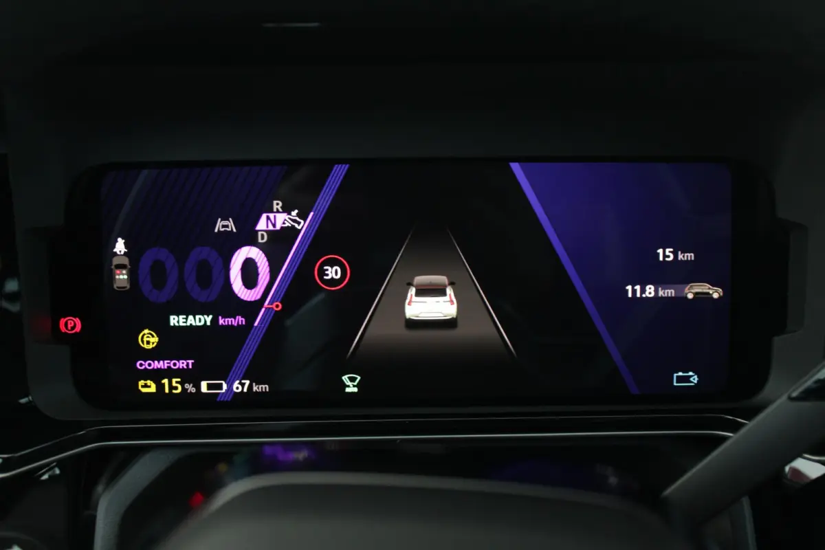 COMFORT RANGE TECHNO 150PK 52 kWh *NIEUWE AUTO!* | PACK WINTER TECHNO: (ELEKTRISCH VERWARMBARE VOORSTOELEN, ELEKTRISCH VERWARMBAAR STUURWIEL, BESTUUDERSSTOEL MET ELEKTRSCH VERSTELBARE LENDES