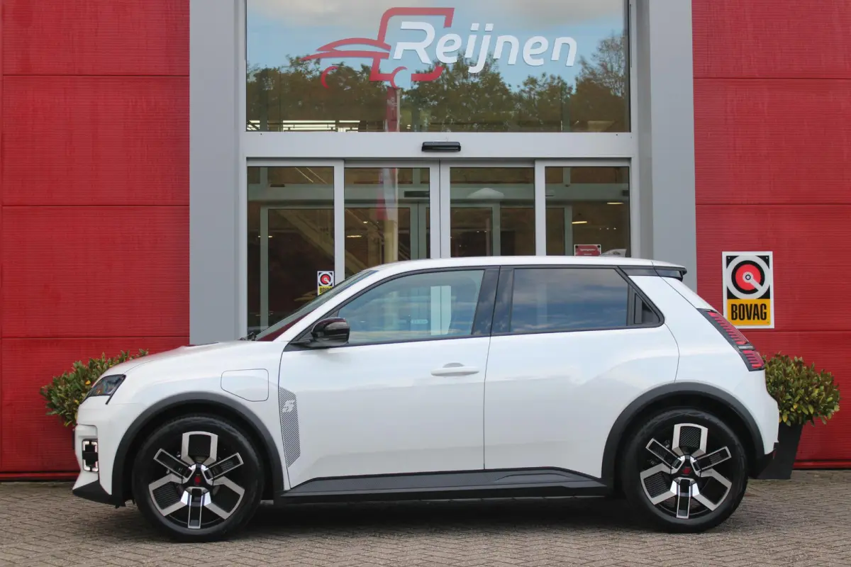 COMFORT RANGE TECHNO 150PK 52 kWh *NIEUWE AUTO!* | PACK WINTER TECHNO: (ELEKTRISCH VERWARMBARE VOORSTOELEN, ELEKTRISCH VERWARMBAAR STUURWIEL, BESTUUDERSSTOEL MET ELEKTRSCH VERSTELBARE LENDES