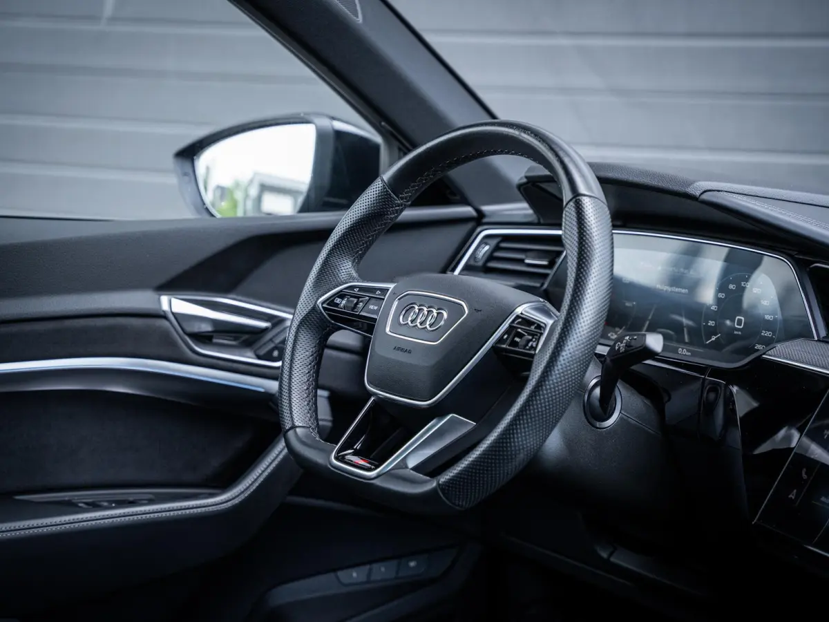 SQ8 S quattro 115 kWh - Pano l Matrix l B&O l RS seats