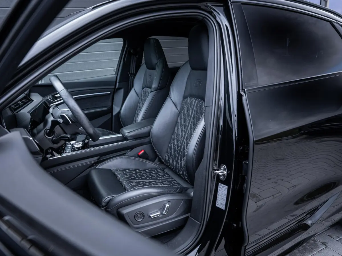 SQ8 S quattro 115 kWh - Pano l Matrix l B&O l RS seats