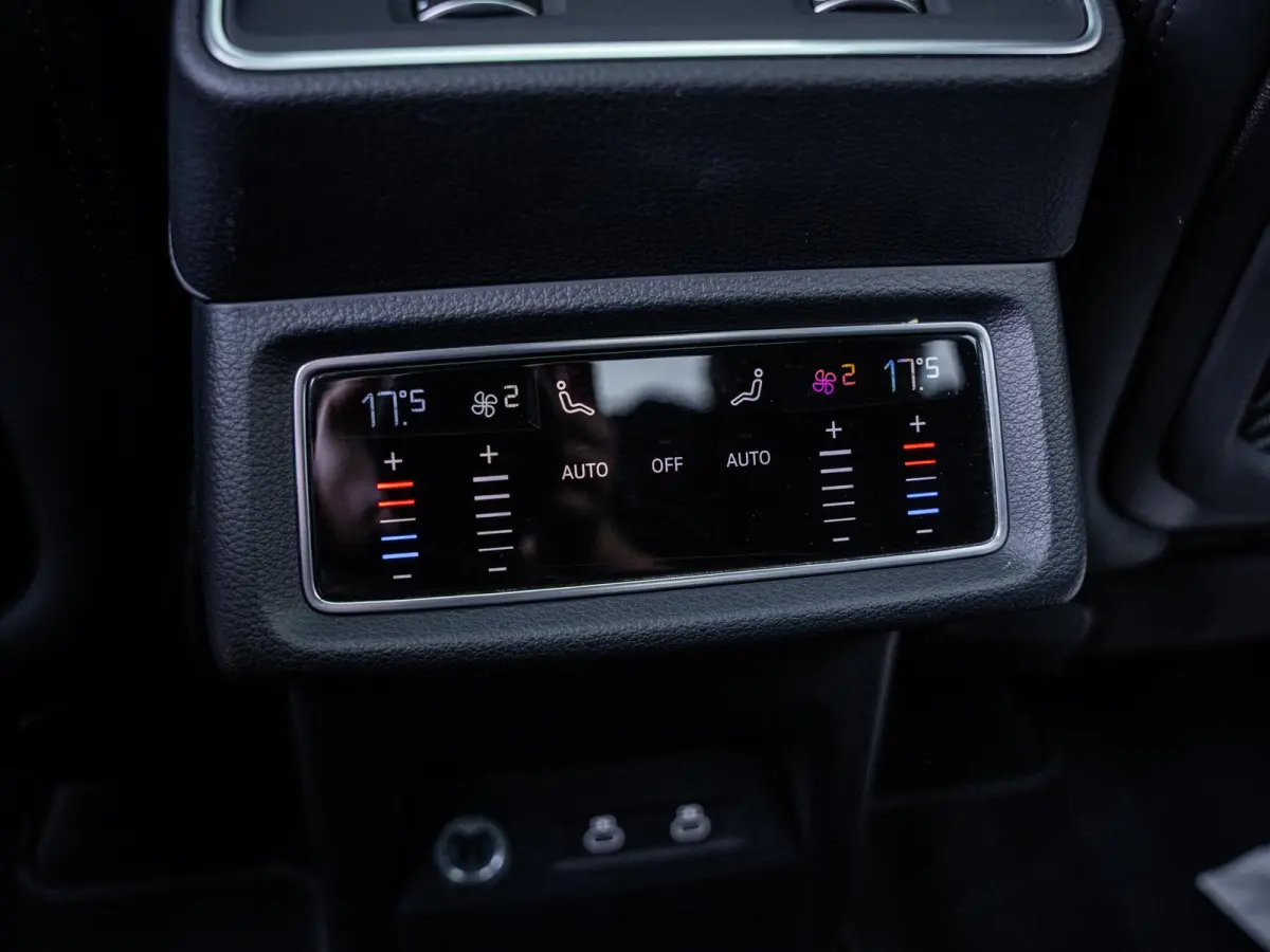 SQ8 S quattro 115 kWh - Pano l Matrix l B&O l RS seats